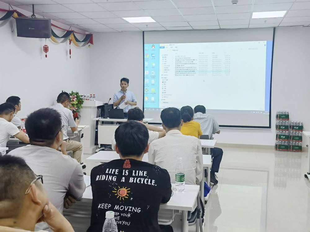 福州李峰环境科学研究与咨询有限公司药业技术交流会 (3) - 副本.jpg